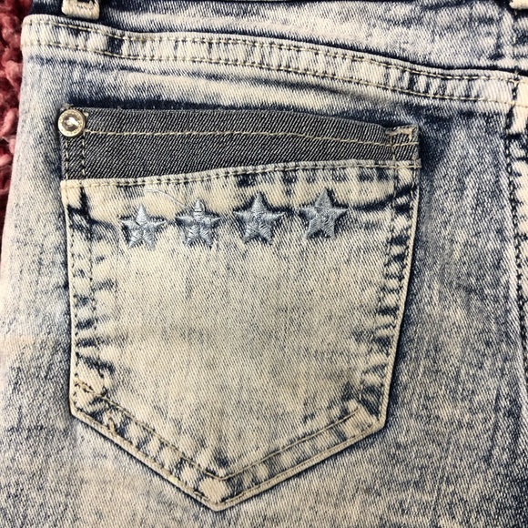 Women’s Jordache Denim Shorts - Picture 6 of 6